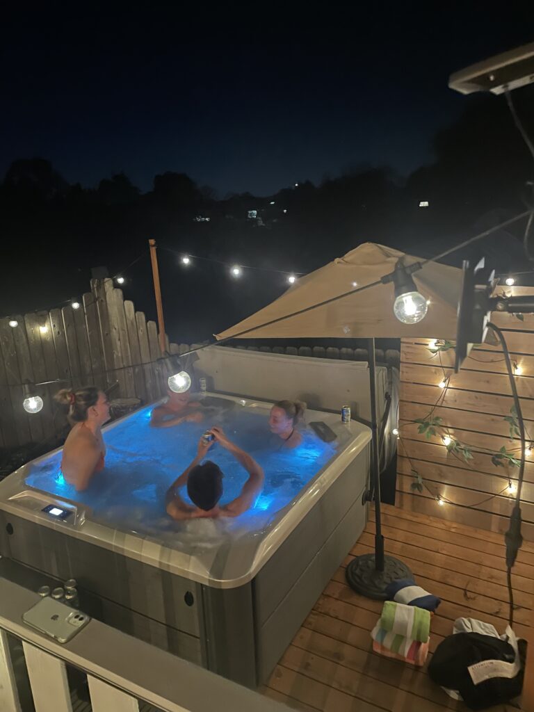 Hot tub in Mount Vernon
